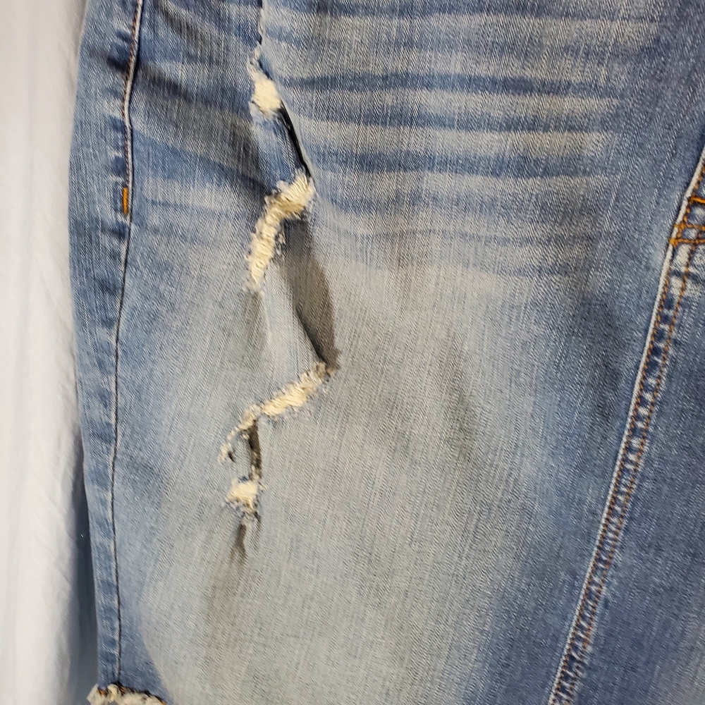 Torrid Distressed Denim Skirt Size 24 - Picture 4 of 12